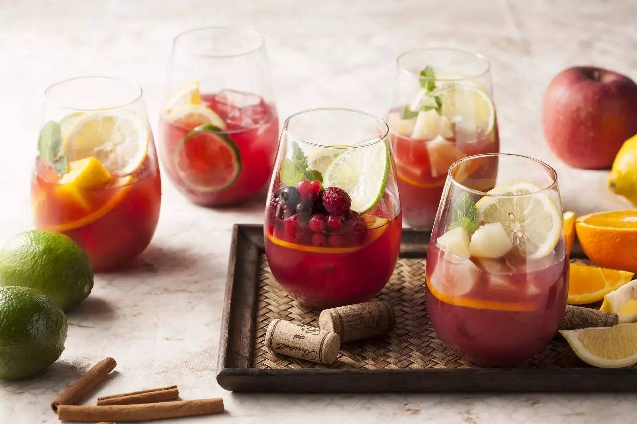 清涼夏日，無(wú)酒精桑格利亞 即飲型消暑佳飲